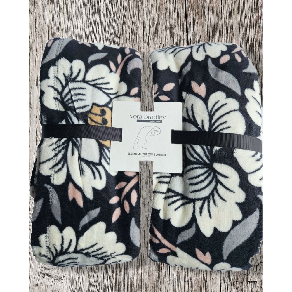 NWT Vera Bradley Essential Throw Blanket Lotus Neutral NEW
